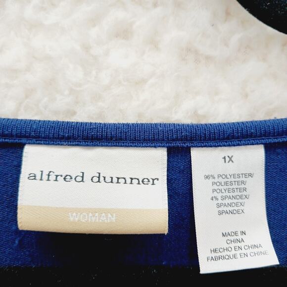 Blouse Size 1X Navy Pearl Beaded Office Siren Quiet Luxury Casual Chic Romantic - Picture 13 of 15